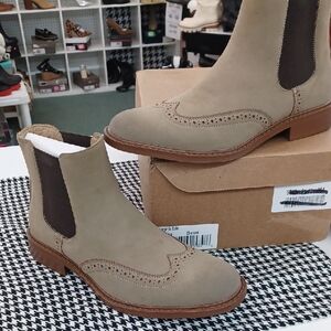 Kenneth Cole Knock Chelsea NWOB